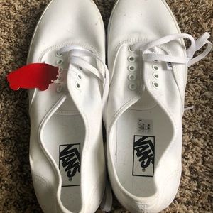 Men’s white Vans!